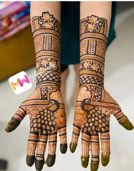 peacock-figure-mehndi design