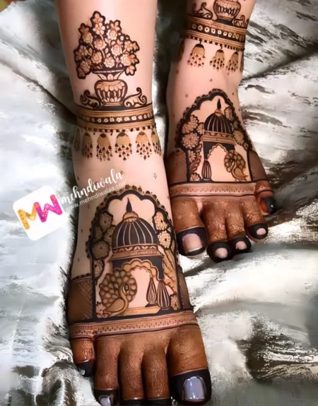 madhubani-mahal-of-chhatri-flower-with-pot-jhumki-peacock-engagement-mehndi design