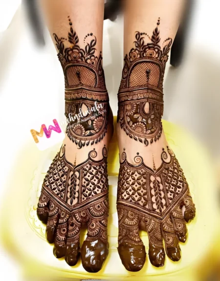 3d-flowers-leaves-checks-bridal-mehandi design