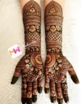 3d-checks-flowers-leaves-jhumki-engagement-mehandi design