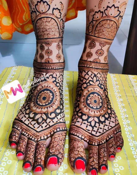 madhubani-flowers-checks-leaves-birthday-mehendi design