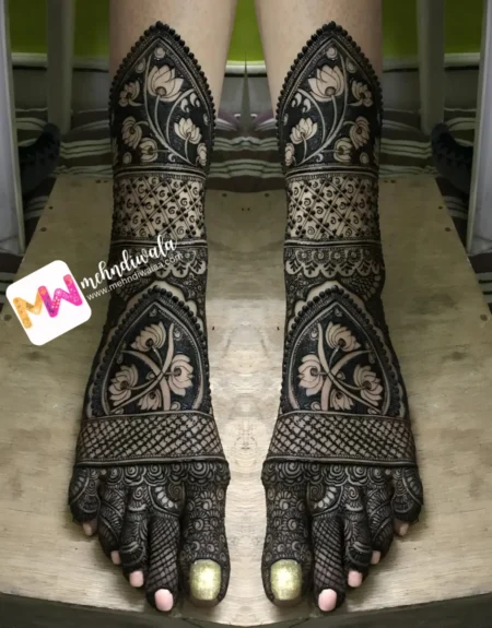 madhubani-lotus-checks-baby-shower-foot-mehendi design