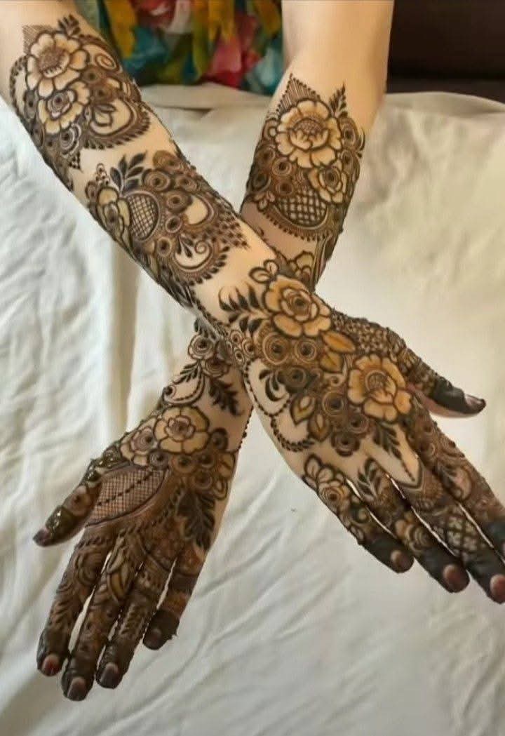 full hand mehndi