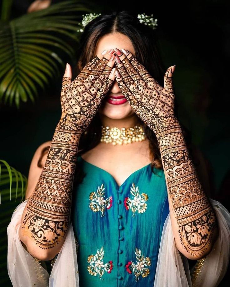 Professional Mehndi Artist in Laxmi Nagar – Bridal & Arabic Designs