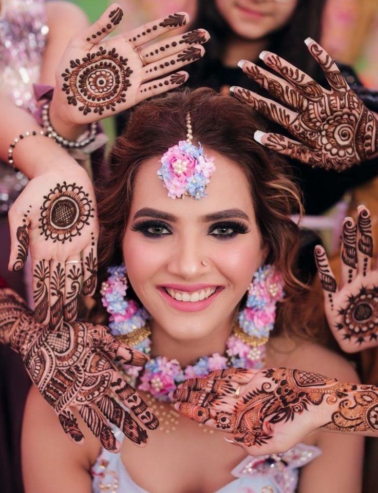 bridal and guests mehndi by best mehndi artists in shakurpur