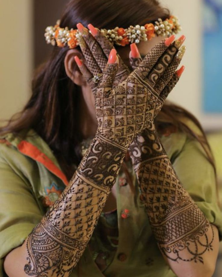design by bridal mehndi artist in preet vihar